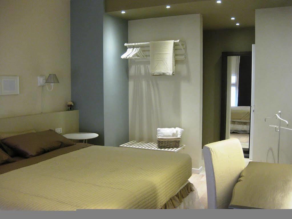 Bed In Bo Saragozza Hotell Bologna Exteriör bild