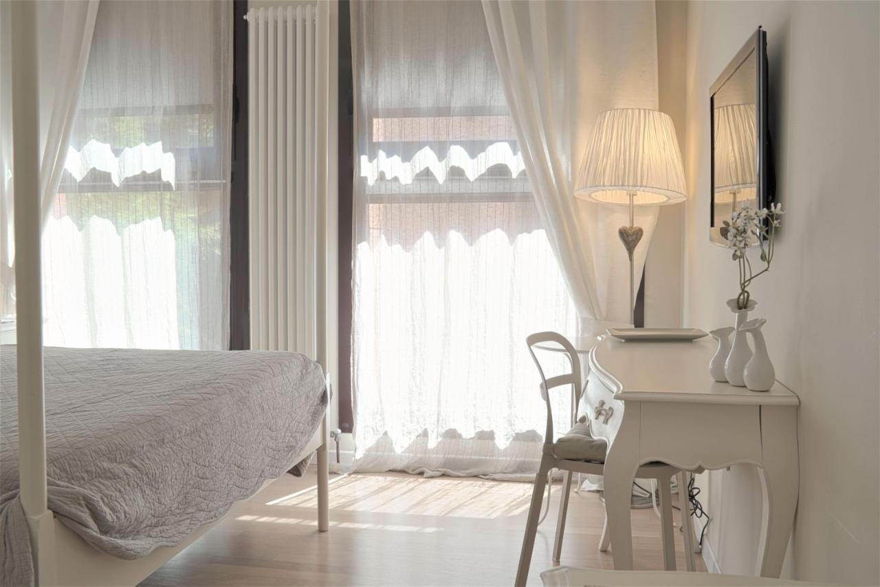 Bed In Bo Saragozza Hotell Bologna Exteriör bild